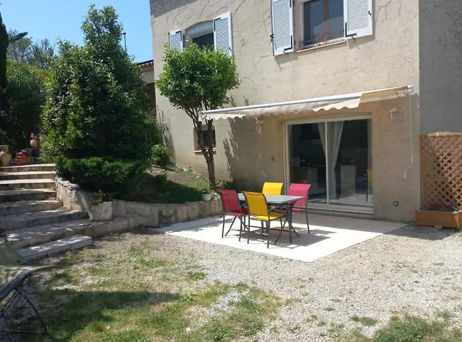 Le Clos Des Lauriers